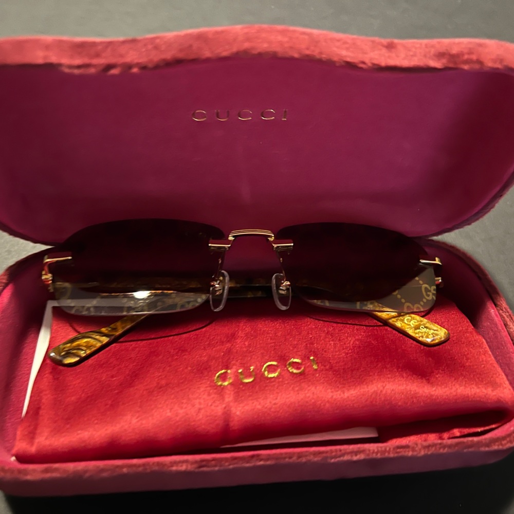 Gucci Sunglasses GG1221S
